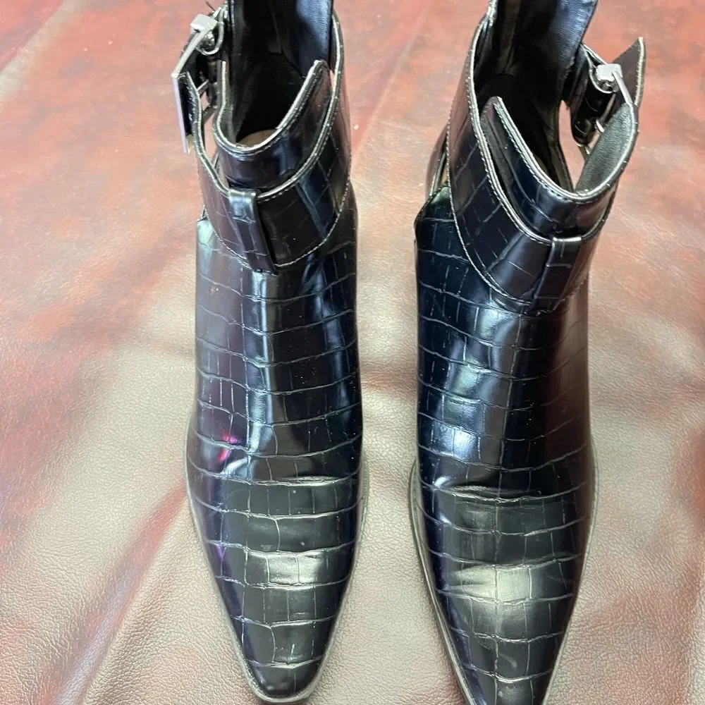 Zara black crocodile print boots booties with buckle & small heel‎ size 39, US 8